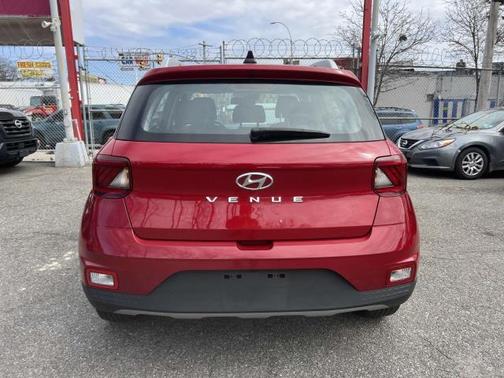 2022 Hyundai VENUE Limited