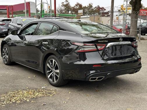 2023 Nissan Maxima SV
