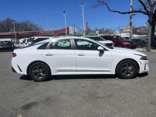 2022 Kia K5 LXS