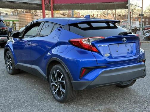 2021 Toyota C-HR LE