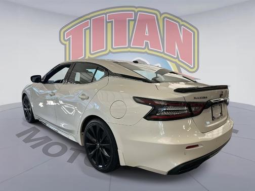 2022 Nissan Maxima SR