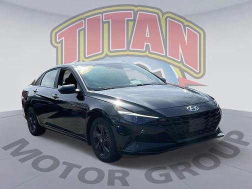 2022 Hyundai ELANTRA SEL