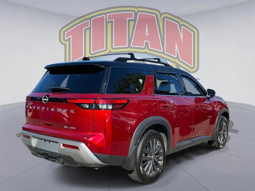 2024 Nissan Pathfinder SL