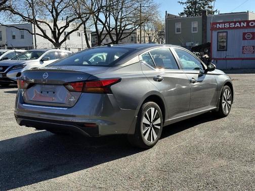 2021 Nissan Altima 2.5 SV