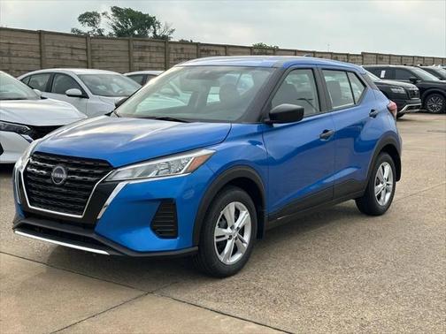 2025 Nissan Kicks S