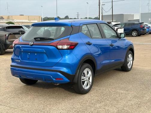 2025 Nissan Kicks S