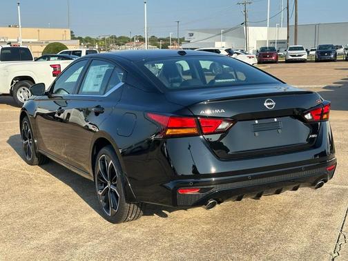 2025 Nissan Altima SR AWD