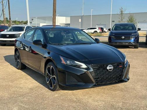 2025 Nissan Altima SR AWD