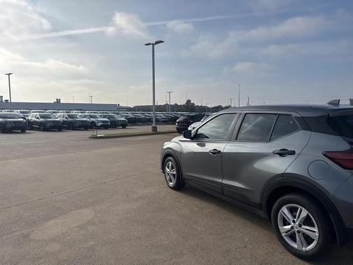 2024 Nissan Kicks S