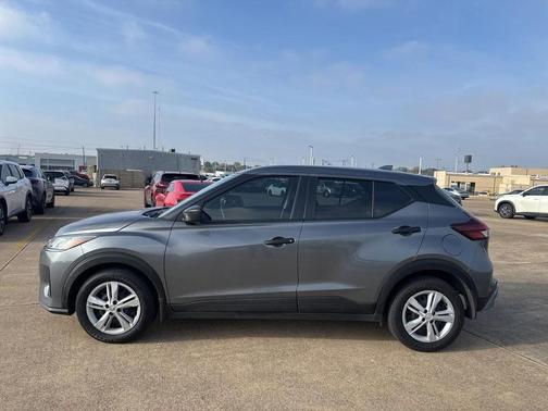 2024 Nissan Kicks S