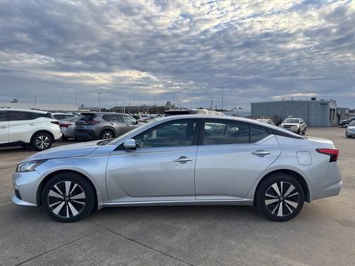2021 Nissan Altima 2.5 SV