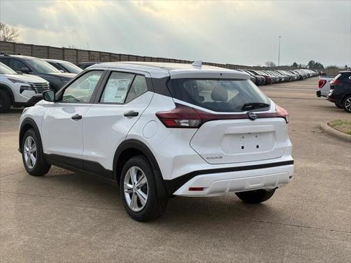 2025 Nissan Kicks S