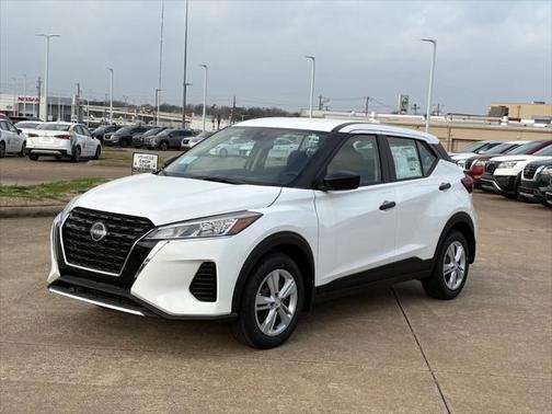 2025 Nissan Kicks S