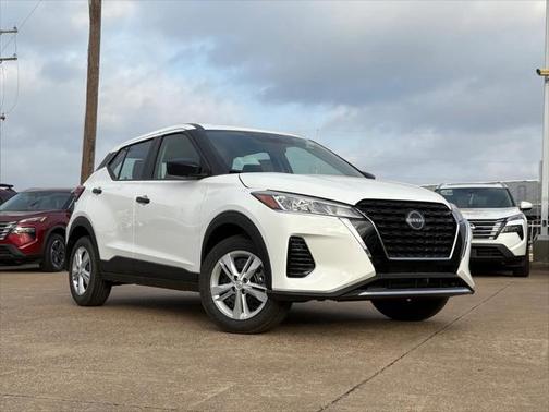 2025 Nissan Kicks S