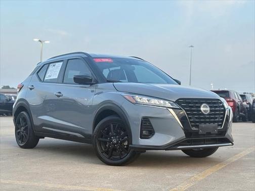 2023 Nissan Kicks SR