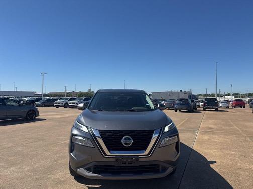 Gun Metallic 2021 Nissan Rogue SV
