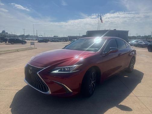 2024 Lexus ES 300h Base