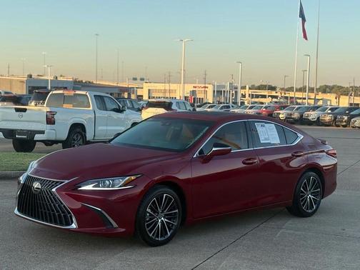 2024 Lexus ES 300h Base