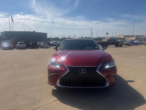 2024 Lexus ES 300h Base