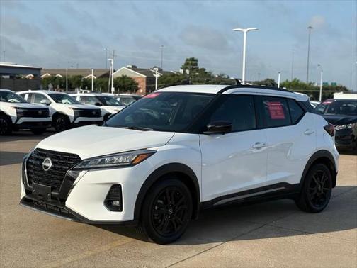 2023 Nissan Kicks SR