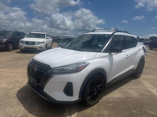 2023 Nissan Kicks SR