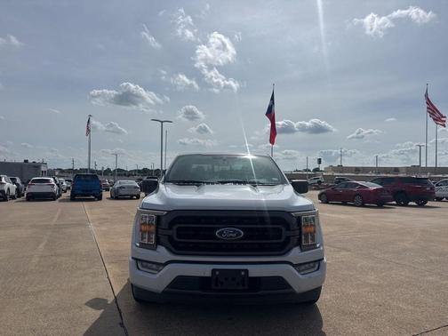 Space White Metallic 2022 Ford F-150 XLT