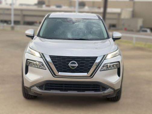 Brilliant Silver Metallic 2023 Nissan Rogue SV