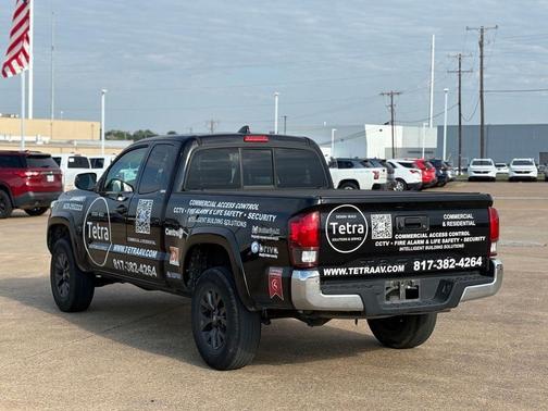 Midnight Black Metallic 2022 Toyota Tacoma SR5