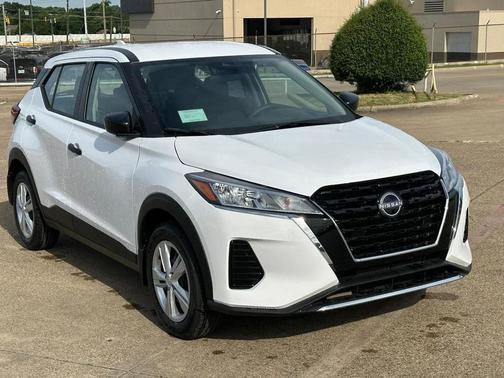 2025 Nissan Kicks S