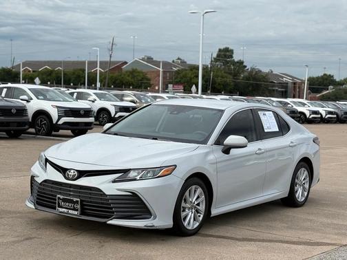 2022 Toyota Camry LE