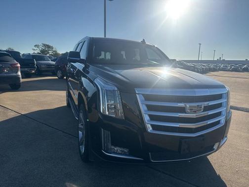 2018 Cadillac Escalade Luxury