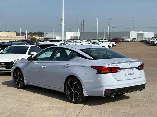 2025 Nissan Altima SR FWD