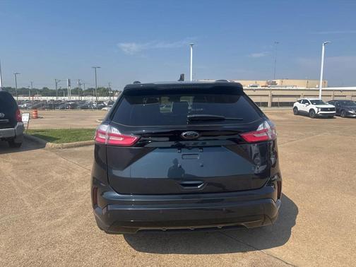 2023 Ford Edge SE