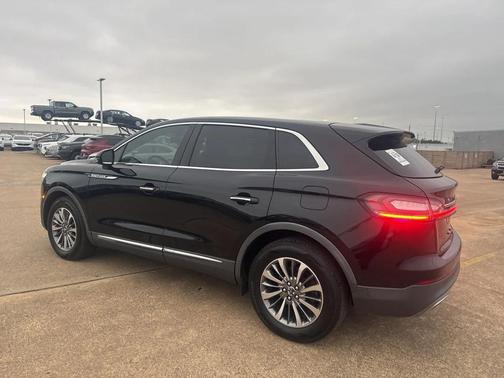 2020 Lincoln Nautilus Reserve