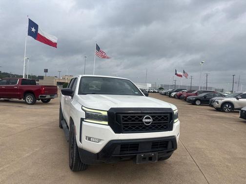 Glacier White 2023 Nissan Frontier SV