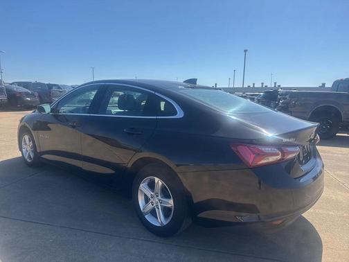 2022 Chevrolet Malibu FWD LT