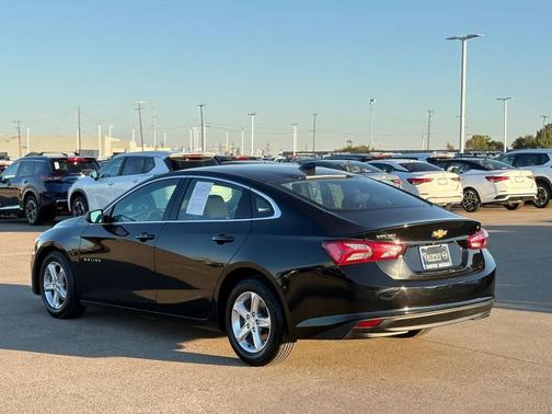 2022 Chevrolet Malibu FWD LT