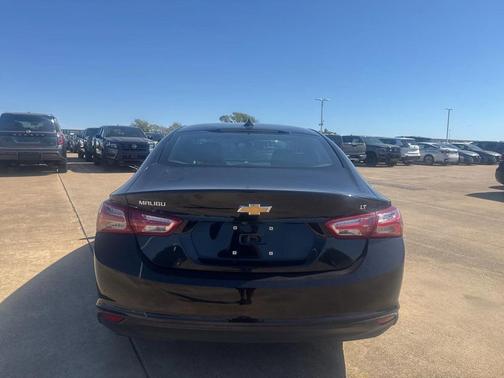 2022 Chevrolet Malibu FWD LT