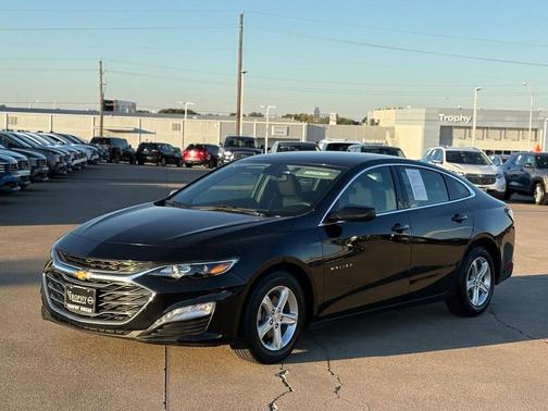 2022 Chevrolet Malibu FWD LT