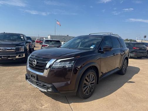 2022 Nissan Pathfinder SL 2WD
