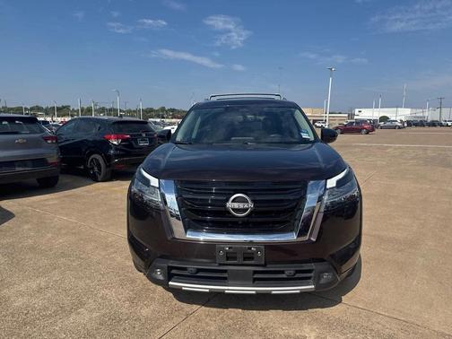 2022 Nissan Pathfinder SL 2WD