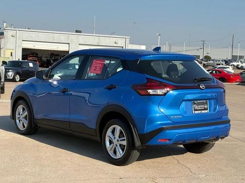 2023 Nissan Kicks S