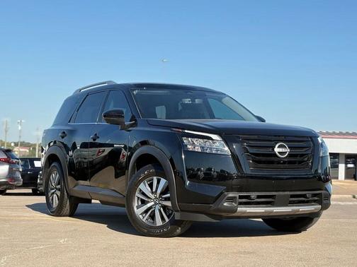 2024 Nissan Pathfinder SL FWD