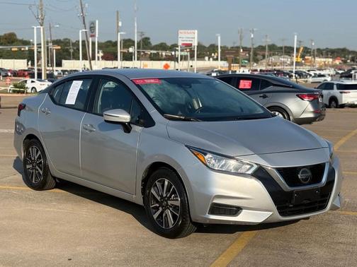 2021 Nissan Versa 1.6 SV