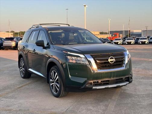 2025 Nissan Pathfinder Platinum FWD