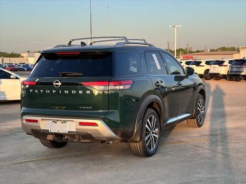 2025 Nissan Pathfinder Platinum FWD
