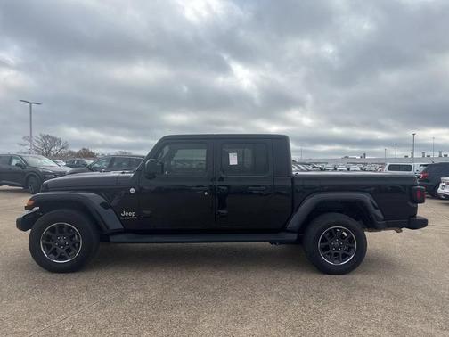 2022 Jeep Gladiator Overland