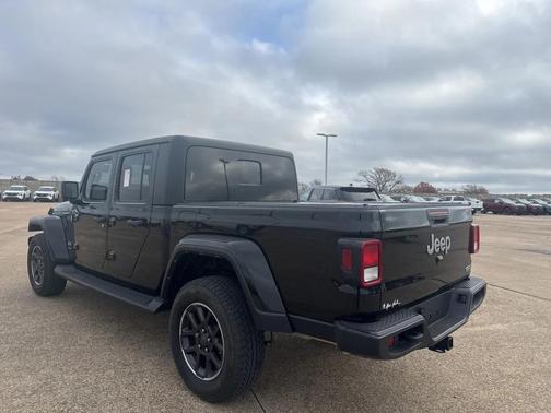 2022 Jeep Gladiator Overland