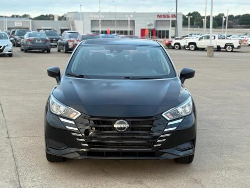 2023 Nissan Versa 1.6 SV