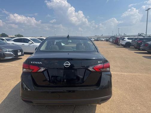 2023 Nissan Versa 1.6 SV